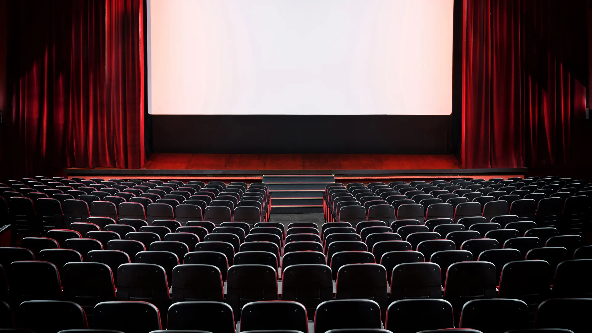 Digitalisering av teater: Från streaming till VR-föreställningar